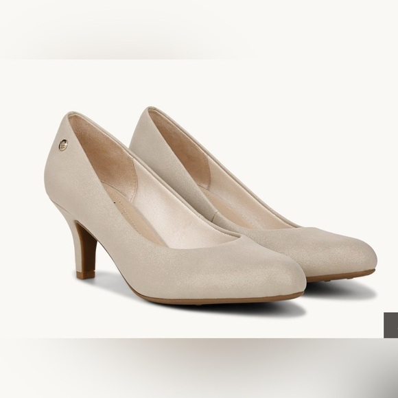 Life Stride Tan Heels Elegant Comfort - Picture 9 of 13